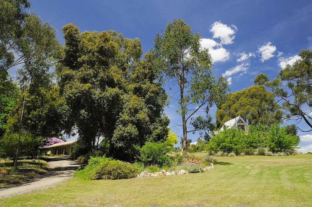 Brigadoon Cottages | lodging | 108 Haunted Hills Rd, Newborough VIC 3825, Australia | 0351272656 OR +61 3 5127 2656