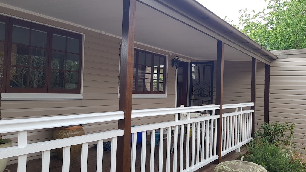 Lowrie painters | 5 Borneo Ct, Tamborine Mountain QLD 4272, Australia | Phone: 0422 948 753