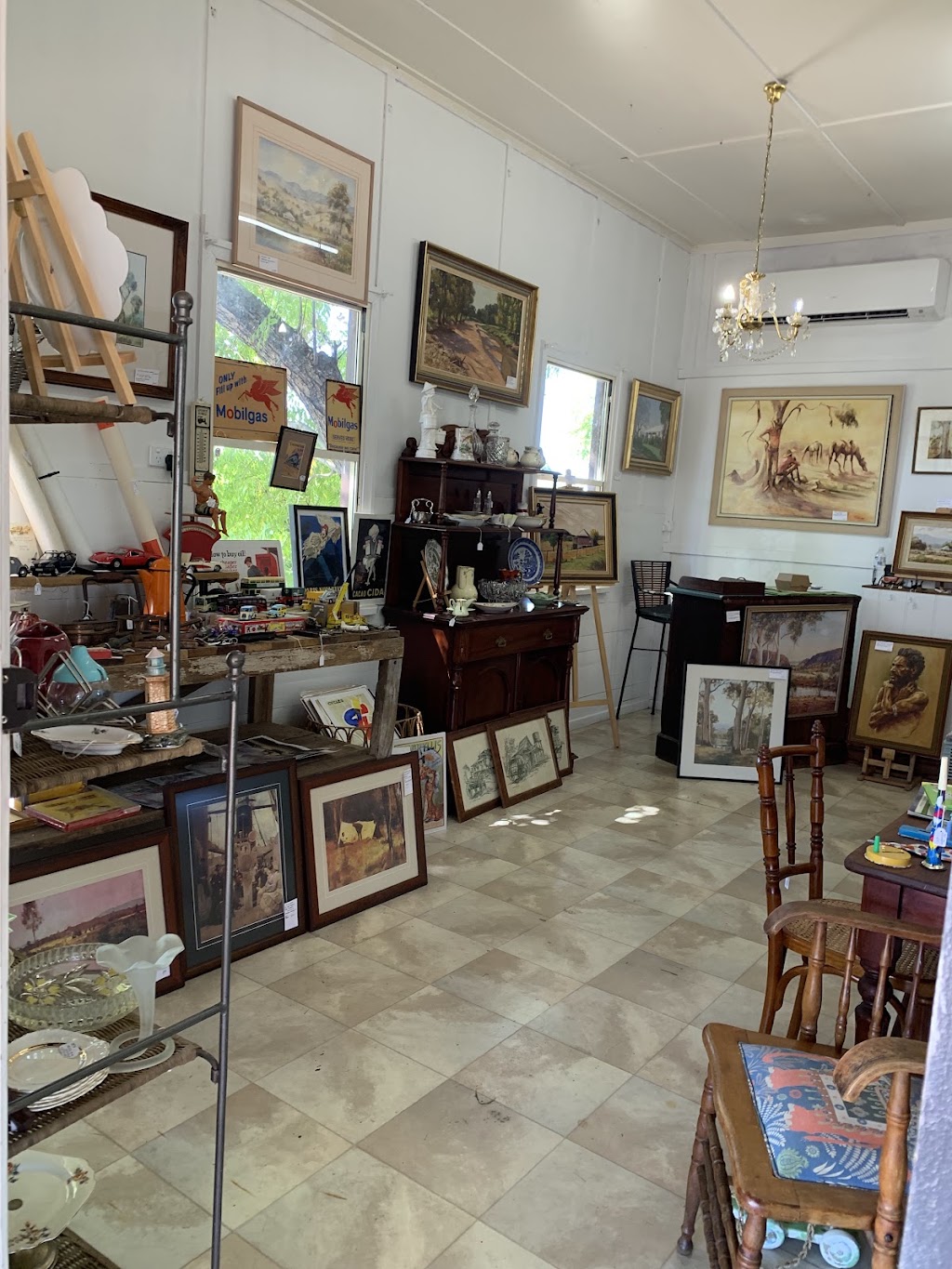 Old School - Antiques and Vintage | 14 Fulham St, Toogoolawah QLD 4313, Australia | Phone: 0438 907 181