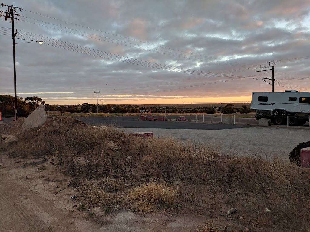 Ampol Foodary Penong | Eyre Hwy, Penong SA 5690, Australia | Phone: (08) 8625 1012