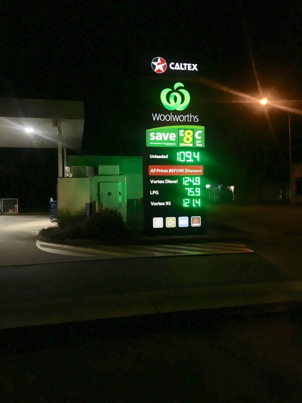 Caltex Woolworths | gas station | 39 Gawler St, Salisbury SA 5108, Australia | 0881826652 OR +61 8 8182 6652