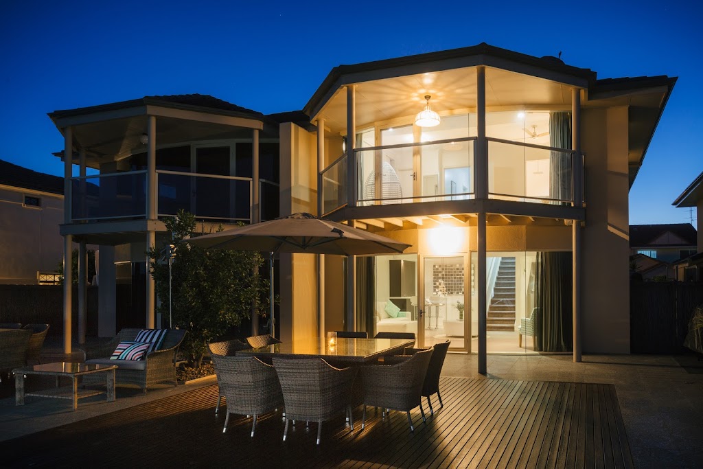 South Point Beach House | 2/16 S Point Dr, Port Lincoln SA 5606, Australia | Phone: 0428 877 488