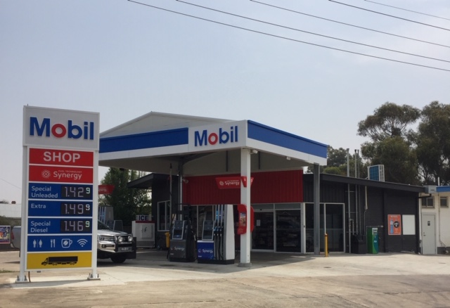 Mobil Coleraine | gas station | 42 Whyte St, Coleraine VIC 3315, Australia | 0355752167 OR +61 3 5575 2167