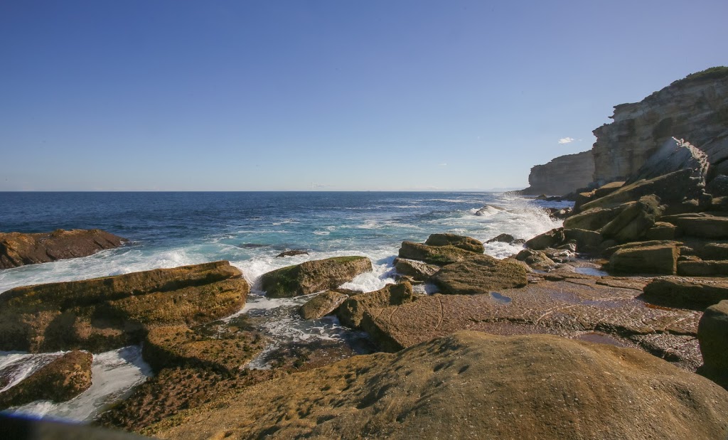 Wattamolla Beach | tourist attraction | Sutherland Shire NSW 2232, Australia | 0295420648 OR +61 2 9542 0648
