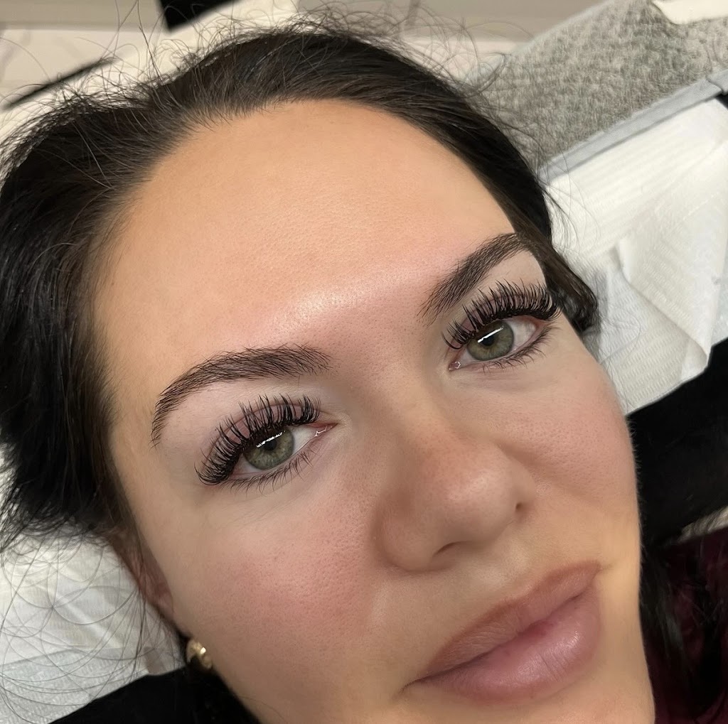 Luxe Lashes By Charlee | 5/141 Maudsland Rd, Oxenford QLD 4210, Australia | Phone: (07) 5551 6274