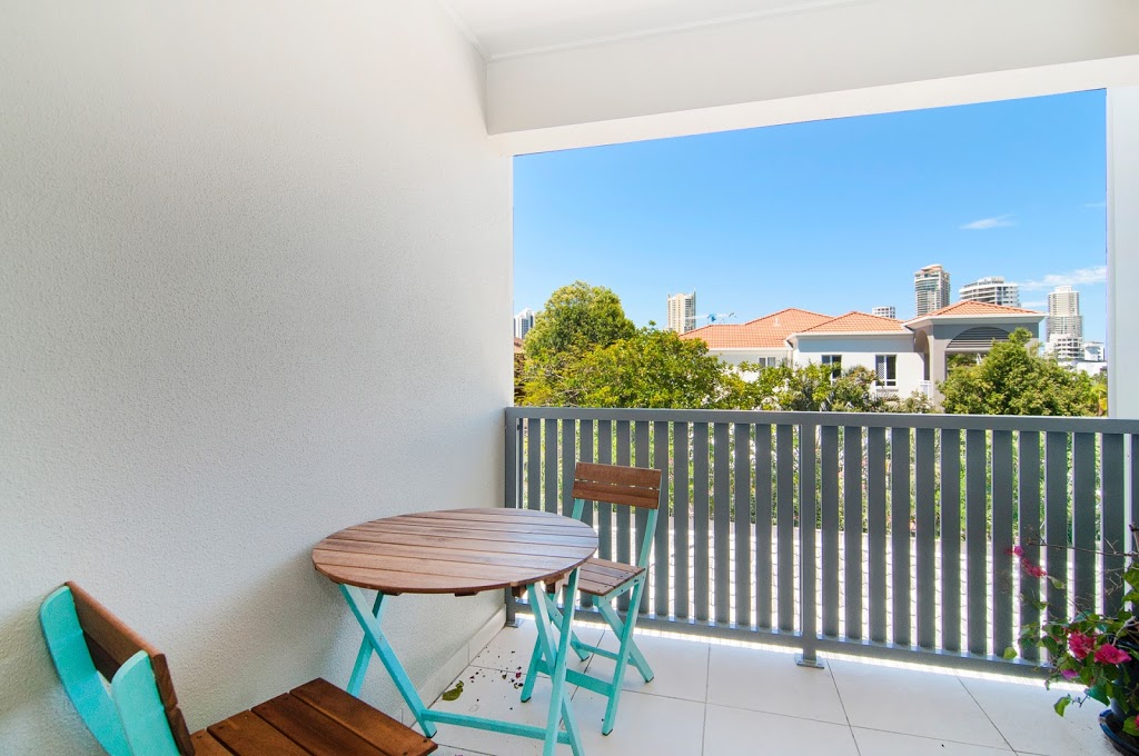 Surfers Paradise Townhouse | 1/3 Parneno St, Surfers Paradise QLD 4217, Australia | Phone: 0423 124 726