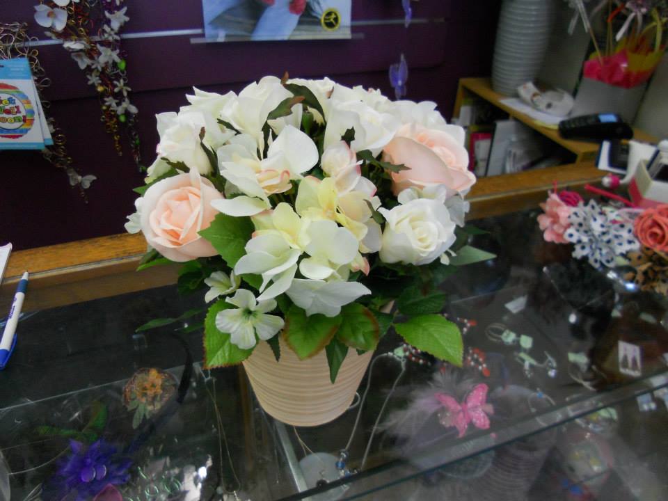 Korumburra Florist | 48 Commercial St, Korumburra VIC 3950, Australia | Phone: (03) 5655 2777