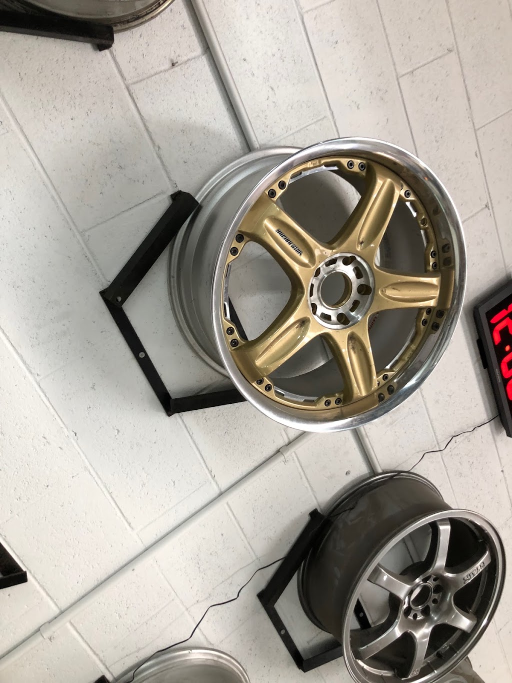 Alloy Mag Wheels Repairs Sydney | 12a/4 Homepride Ave, Warwick Farm NSW 2170, Australia | Phone: (02) 9734 7562