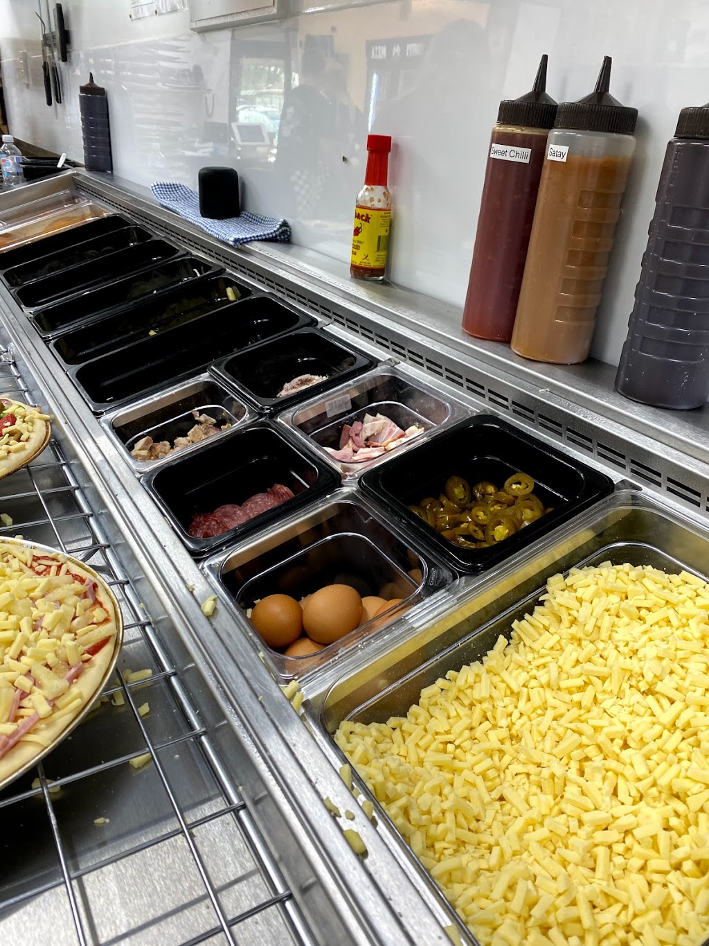 Scottys Pizza | meal takeaway | 15/63 St Andrews Dr, Tewantin QLD 4565, Australia | 0752319866 OR +61 7 5231 9866
