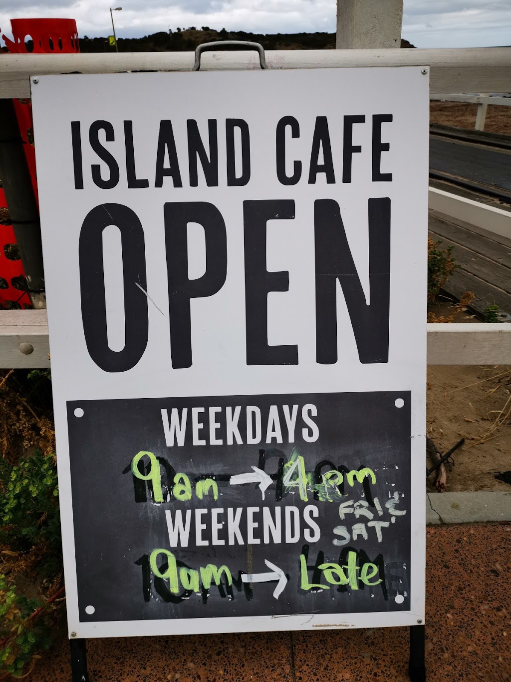 Island Cafe | cafe | 2 Ocean Street, Victor Harbor SA 5211, Australia | 0885527555 OR +61 8 8552 7555