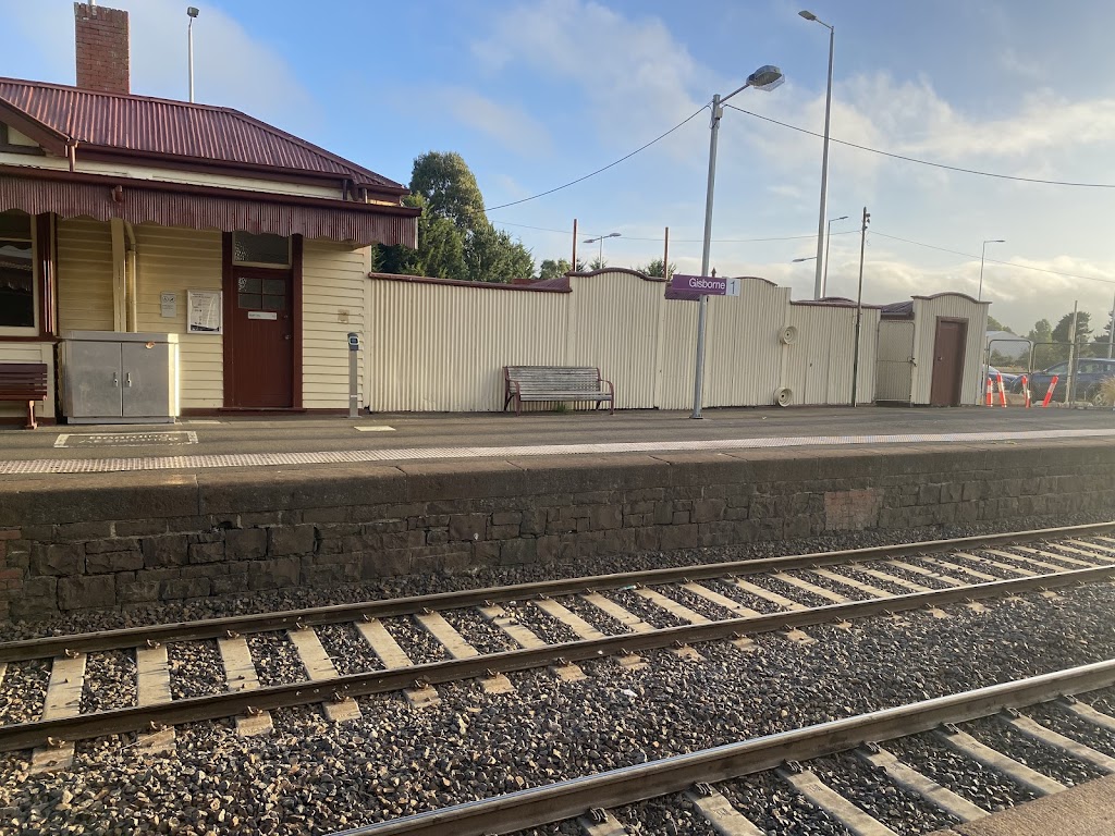 Gisborne Station | Station Rd, Gisborne VIC 3437, Australia | Phone: (03) 5428 2311