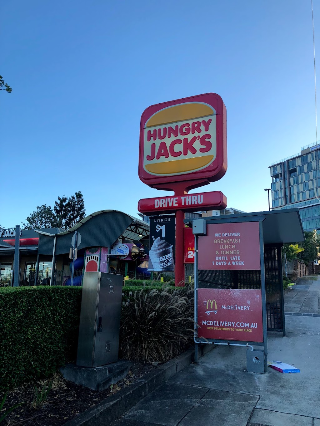 Hungry Jacks Burgers Taringa | 14 Morrow St, Taringa QLD 4068, Australia | Phone: (07) 3371 5135