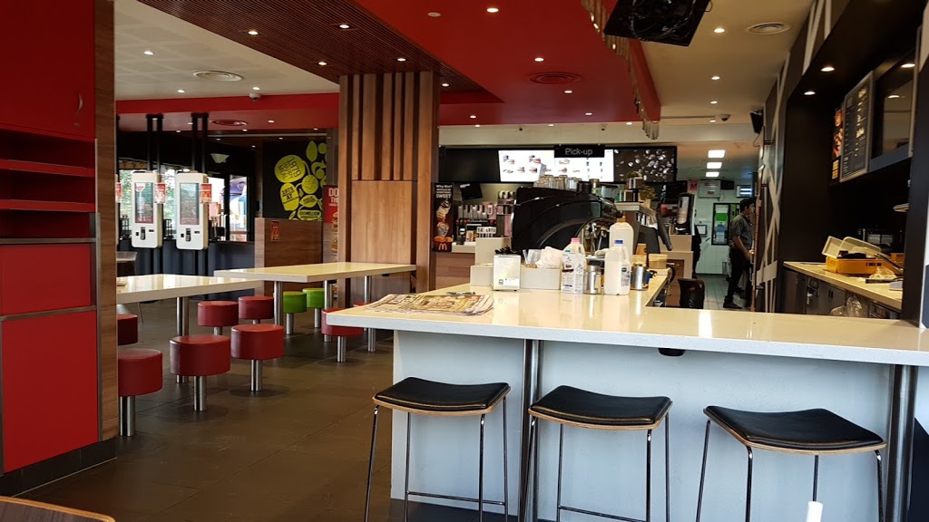 McDonalds Laverton North | meal takeaway | 7 Fitzgerald Rd, Laverton North VIC 3026, Australia | 0383603630 OR +61 3 8360 3630