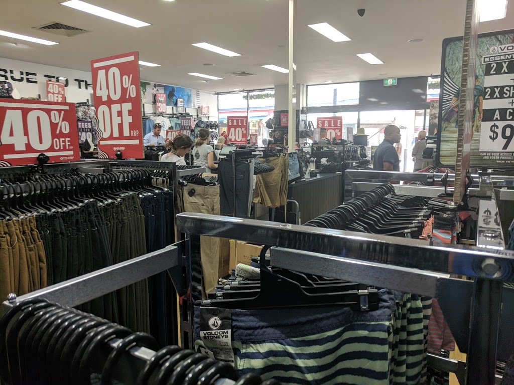 Volcom Outlet | store | Unit B021 Cnr Oxley Dr & Brisbane Rd Biggera Waters QLD 4216, Brisbane Rd, Biggera Waters QLD 4216, Australia | 0755377076 OR +61 7 5537 7076