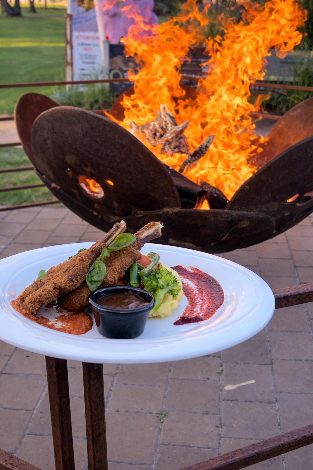 The Local Grill | browns ave, Rodd St, Canowindra NSW 2804, Australia | Phone: 0424 129 208