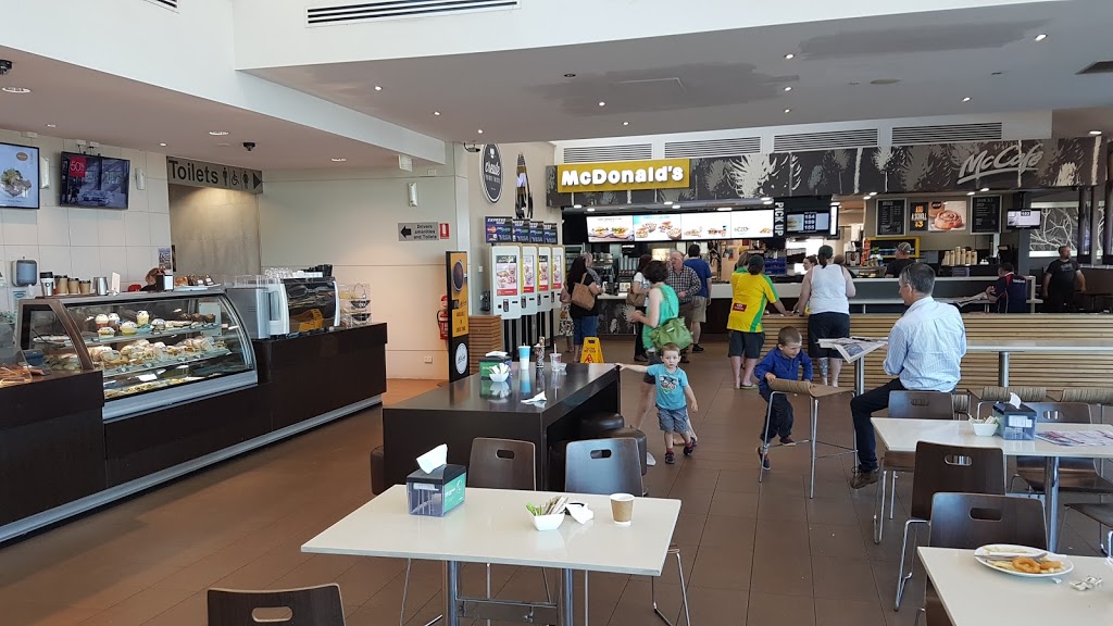 McDonalds Rockbank Outbound | cafe | 1789 Western Fwy, Rockbank VIC 3335, Australia | 0397471613 OR +61 3 9747 1613