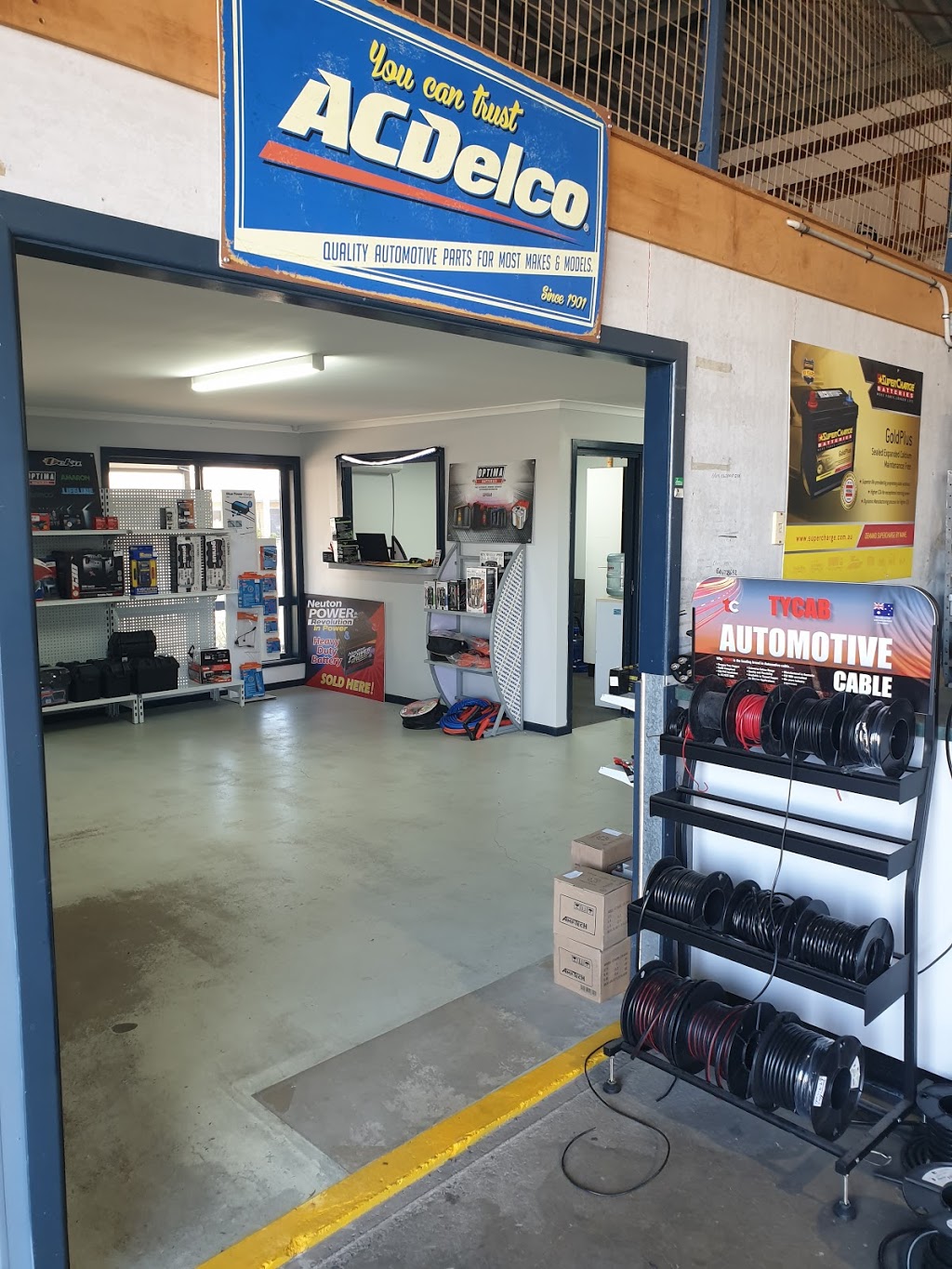 Mobas Batteries | 414 Frome St, Moree NSW 2400, Australia | Phone: (02) 6752 1750