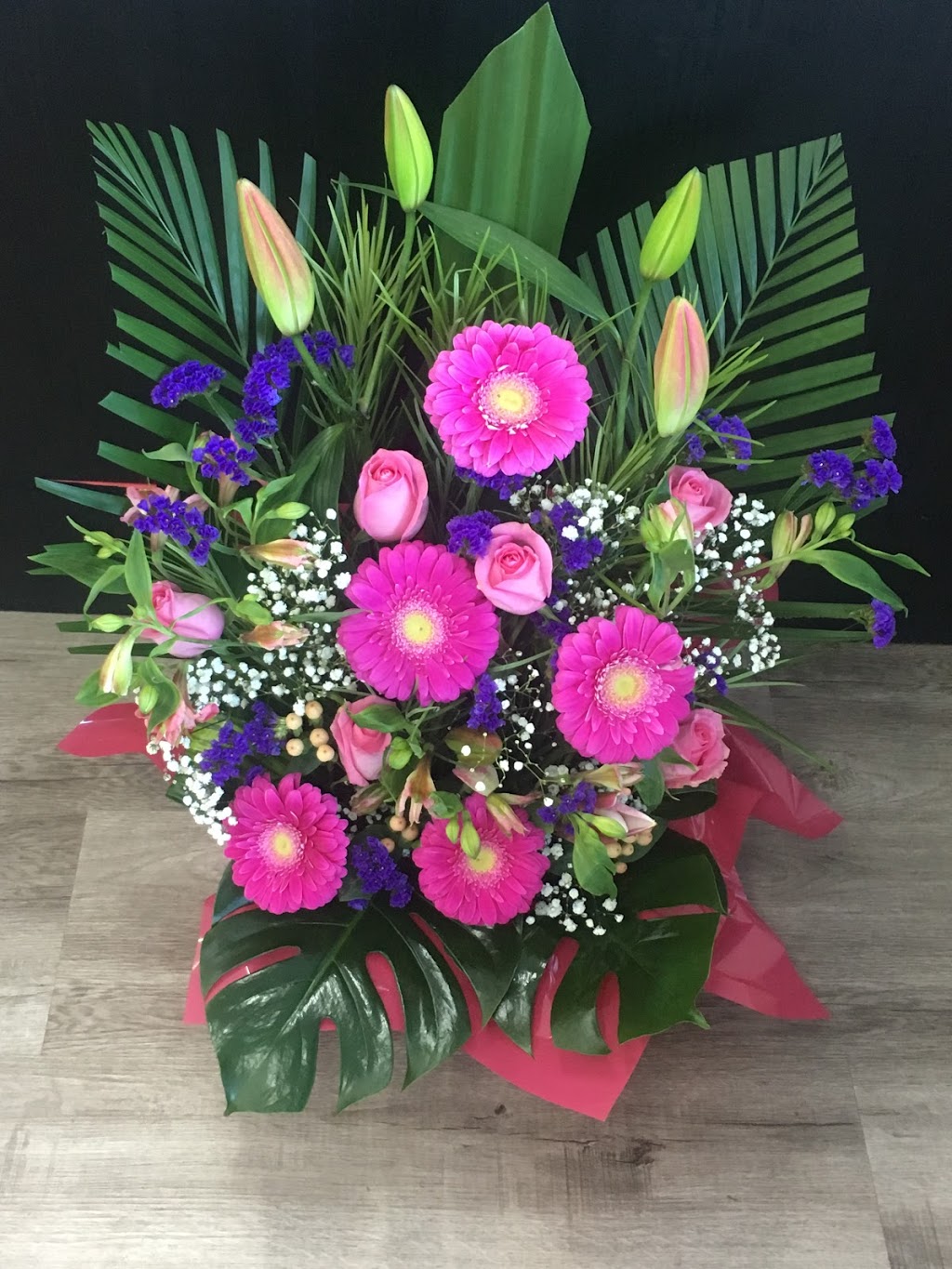 Dandenong central florist | 48 Spring Square, Hallam VIC 3977, Australia | Phone: (03) 9702 4031