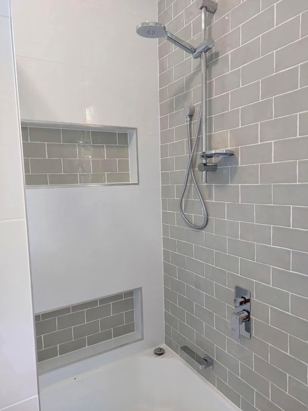 J&B Tiling | Surf Beach NSW 2536, Australia | Phone: 0412 713 845