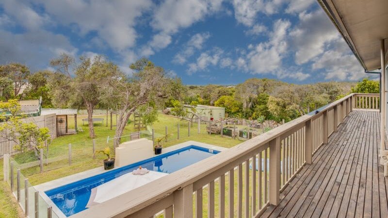 Happy Days Holiday House with pool Rye | real estate agency | 7 Cooraminta Rd, Rye VIC 3941, Australia | 0430115842 OR +61 430 115 842