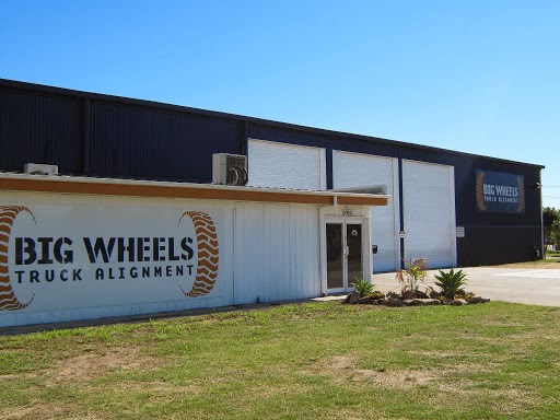 Big Wheels Truck Alignment Nth Brisbane | car repair | 44 Violet St, Eagle Farm QLD 4009, Australia | 0732684188 OR +61 7 3268 4188