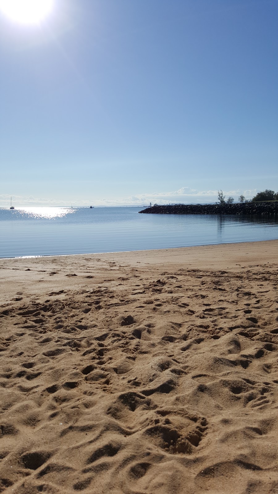 Raby Bay Foreshore Park Beach | park | 90-110 Sentinel Ct, Cleveland QLD 4163, Australia