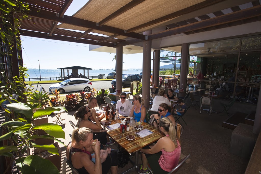 Fat Frog Beach Cafe | cafe | 44 Coral Esplanade, Cannonvale QLD 4802, Australia | 0417979960 OR +61 417 979 960