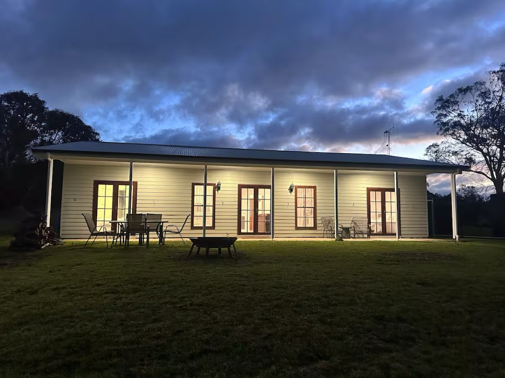 Red Hill Farmstay | 1554 Mid Western Hwy, Evans Plains NSW 2795, Australia | Phone: 0412 621 554