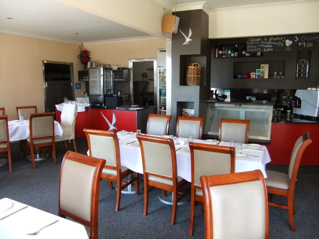 Tern Inn Restaurant | restaurant | 2-4 Trafalgar Rd, Tuross Head NSW 2537, Australia | 0244736373 OR +61 2 4473 6373