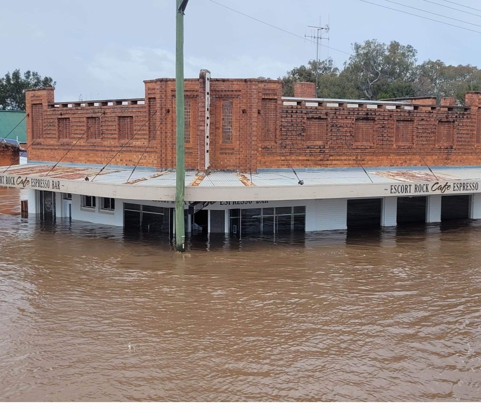 The Fat Rock Cafe And Bakehouse | 61 Nanima St, Eugowra NSW 2806, Australia | Phone: 0493 858 311