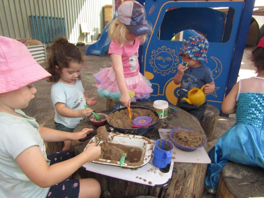 Harvey Community Play & Learning Centre | Tom Latch Drive, 67 Young St, Harvey WA 6220, Australia | Phone: (08) 9729 3777