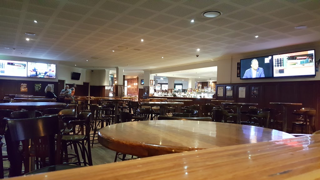 Terrigal Hotel | 176 Terrigal Dr, Terrigal NSW 2260, Australia | Phone: (02) 4384 1033