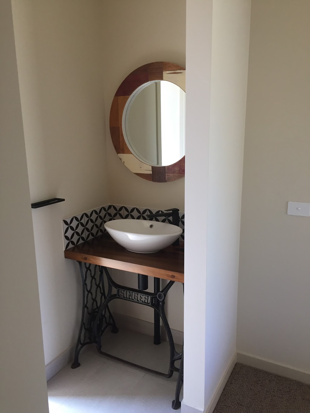 L & C Gallimore Painting & Decorating | 94 Rosebud Ave, Rosebud VIC 3939, Australia | Phone: 0409 464 115