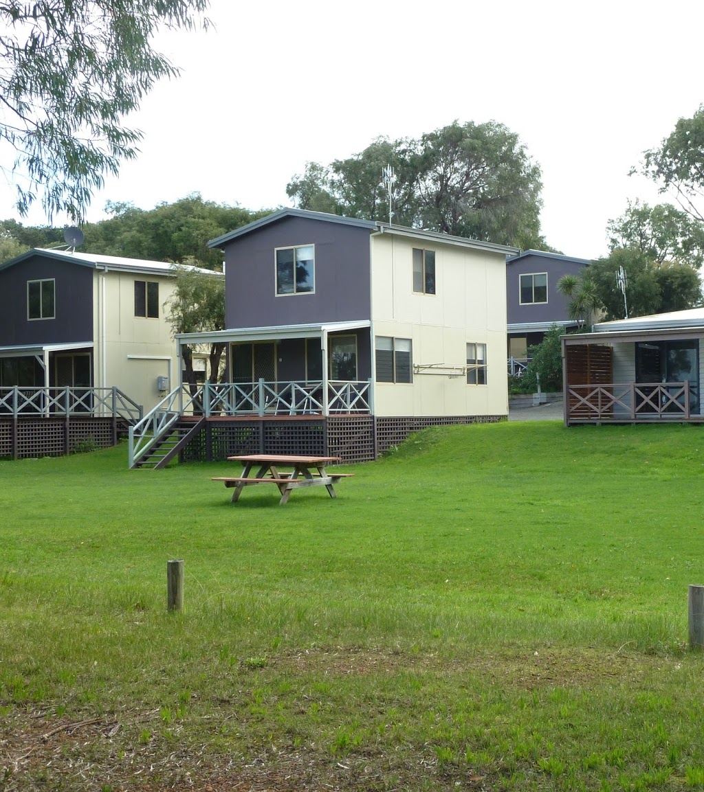 Lilacs Waterfront villas & cottages | 151 Frenchman Bay Rd, Robinson WA 6330, Australia | Phone: (08) 9841 2390
