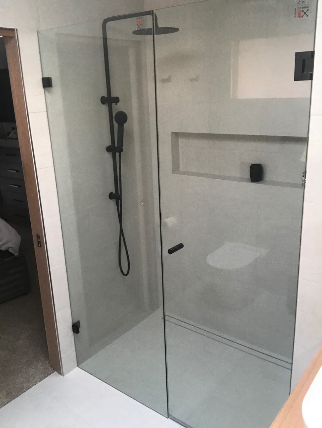 A1 Shower Screens | home goods store | Factory 7/7-11 Rocco Dr, Scoresby VIC 3179, Australia | 0397649444 OR +61 3 9764 9444