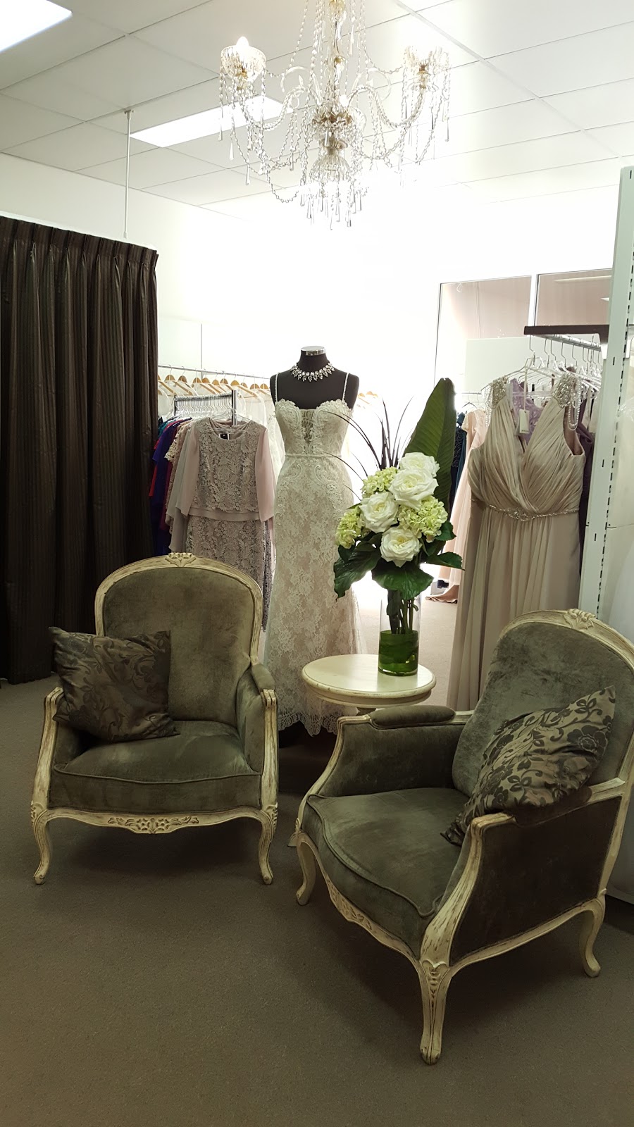 Bendigo Bridal Collections | clothing store | 473 Hargreaves St, Bendigo VIC 3550, Australia | 0354418055 OR +61 3 5441 8055