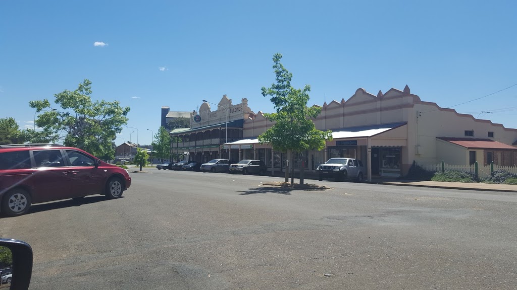 Railway Hotel | Main St, Grenfell NSW 2810, Australia | Phone: (02) 6343 1807