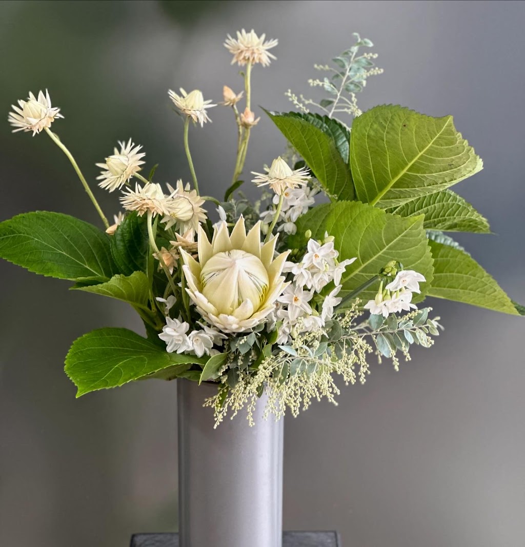 Isabella Floral Florist Epping Studio | Unit 1/12 Hillcrest Ave, Epping NSW 2121, Australia | Phone: 0402 848 063