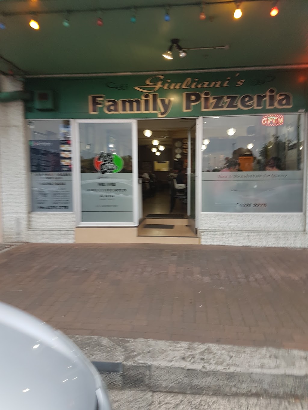 Giulianis Family Pizzeria | restaurant | 1/254 Cowper St, Warrawong NSW 2502, Australia | 0242752775 OR +61 2 4275 2775