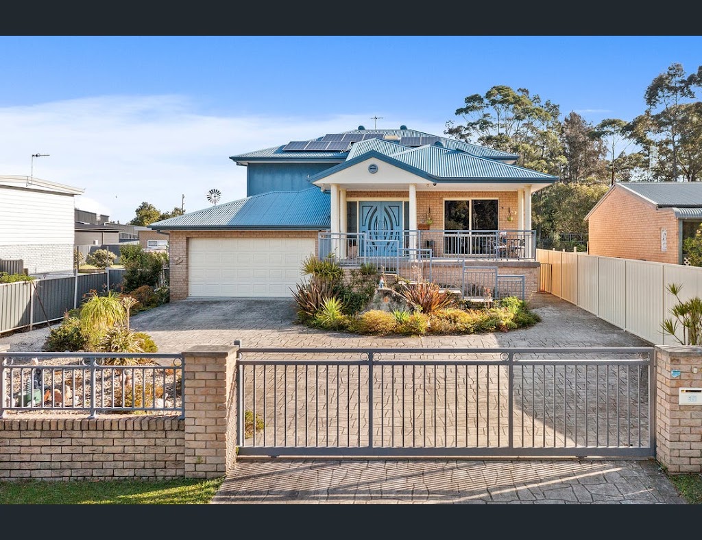 The Hillwood Manor | 15 Beths St, Old Erowal Bay NSW 2540, Australia | Phone: 0431 155 087