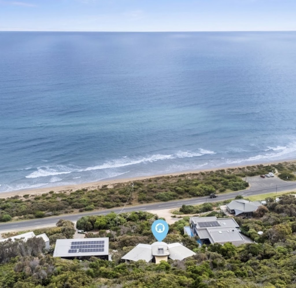 The Surf Spot Spectacular Eastern View Beach House | 635 Great Ocean Rd, Eastern View VIC 3231, Australia | Phone: (03) 5289 4233