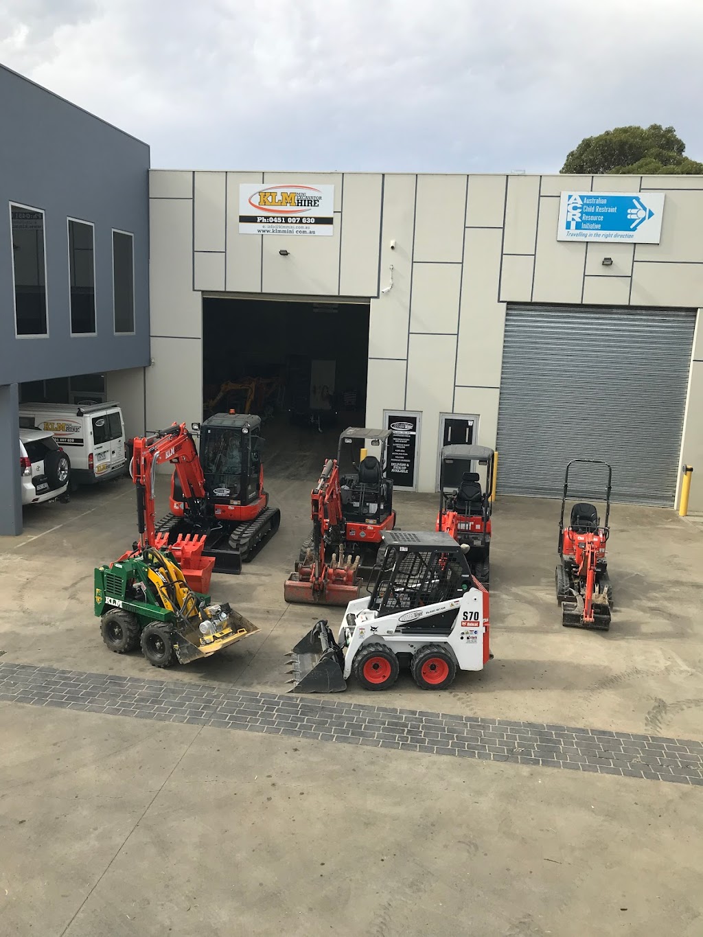 KLM Hire | point of interest | 281 Holt Parade, Thomastown VIC 3074, Australia | 0451007630 OR +61 451 007 630
