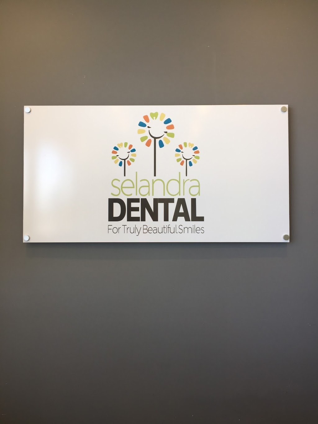 Selandra Dental | dentist | Shop 11/2S Selandra Blvd, Clyde North VIC 3978, Australia | 0359989096 OR +61 3 5998 9096