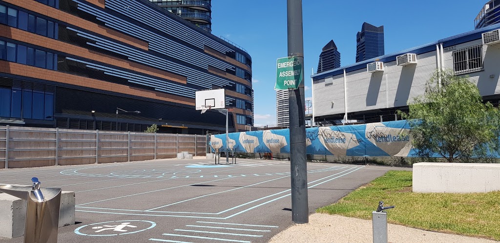 Docklands Outdoor Gym | 888 Collins St, Docklands VIC 3008, Australia