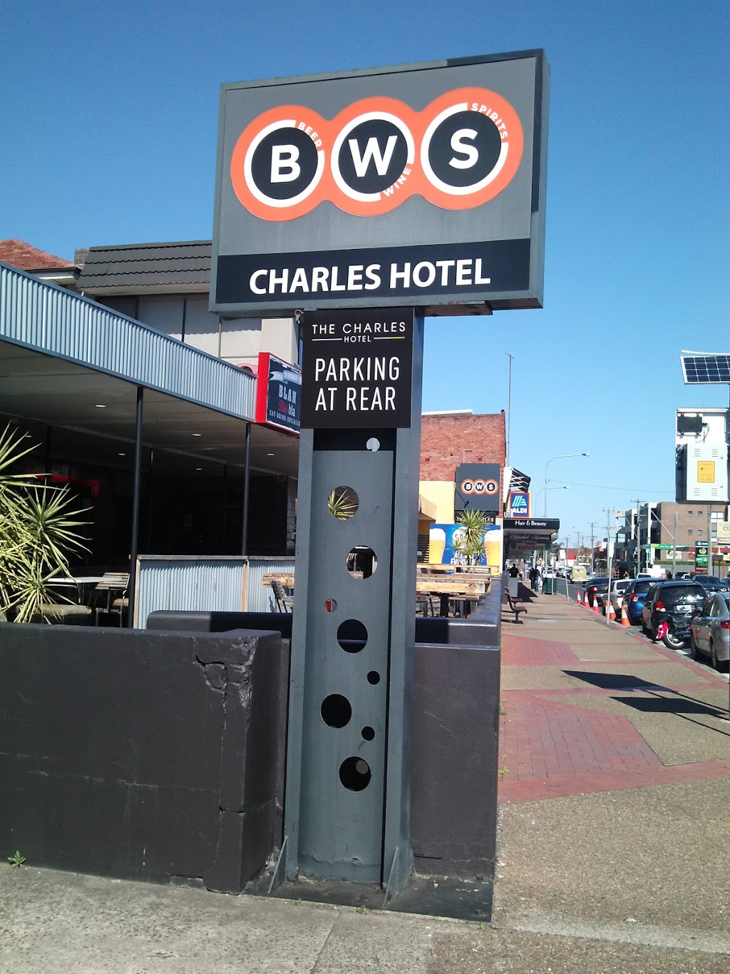 BWS Charles Hotel Drive | store | 98 Princes Hwy, Fairy Meadow NSW 2519, Australia | 0242845037 OR +61 2 4284 5037