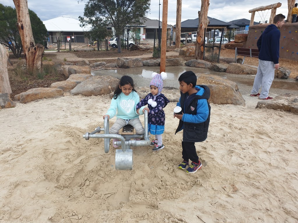 Settlers Creek Park | park | Melton South VIC 3338, Australia | 0410780008 OR +61 410 780 008