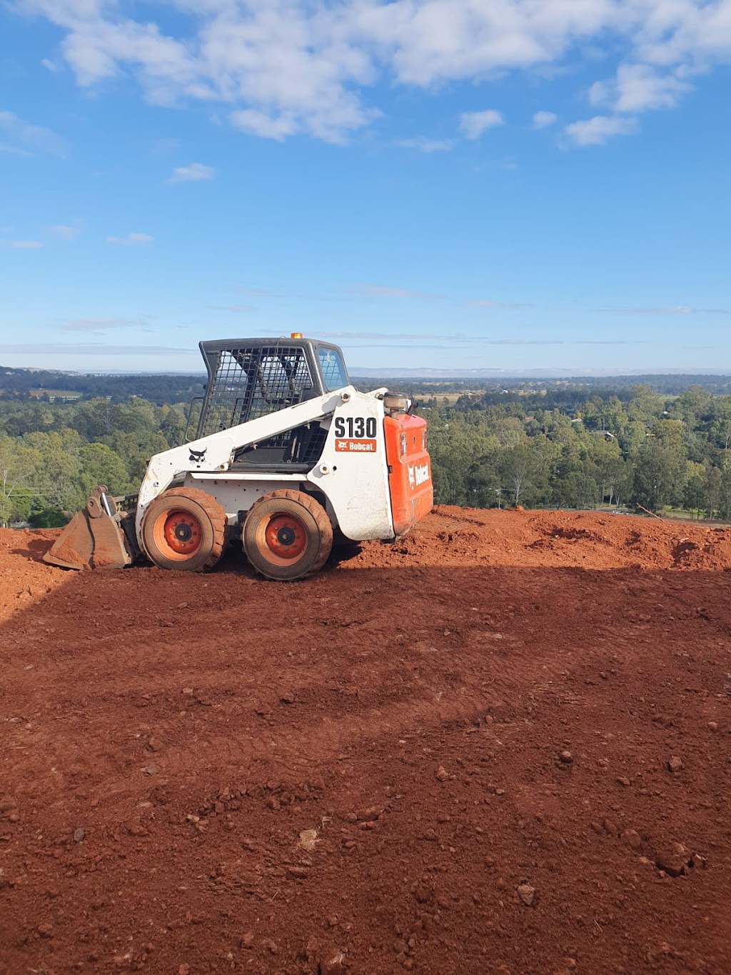 One Man Band Bobcat & Tipper | 1922 Forest Hill Fernvale Rd, Mount Tarampa QLD 4311, Australia | Phone: 0473 873 340