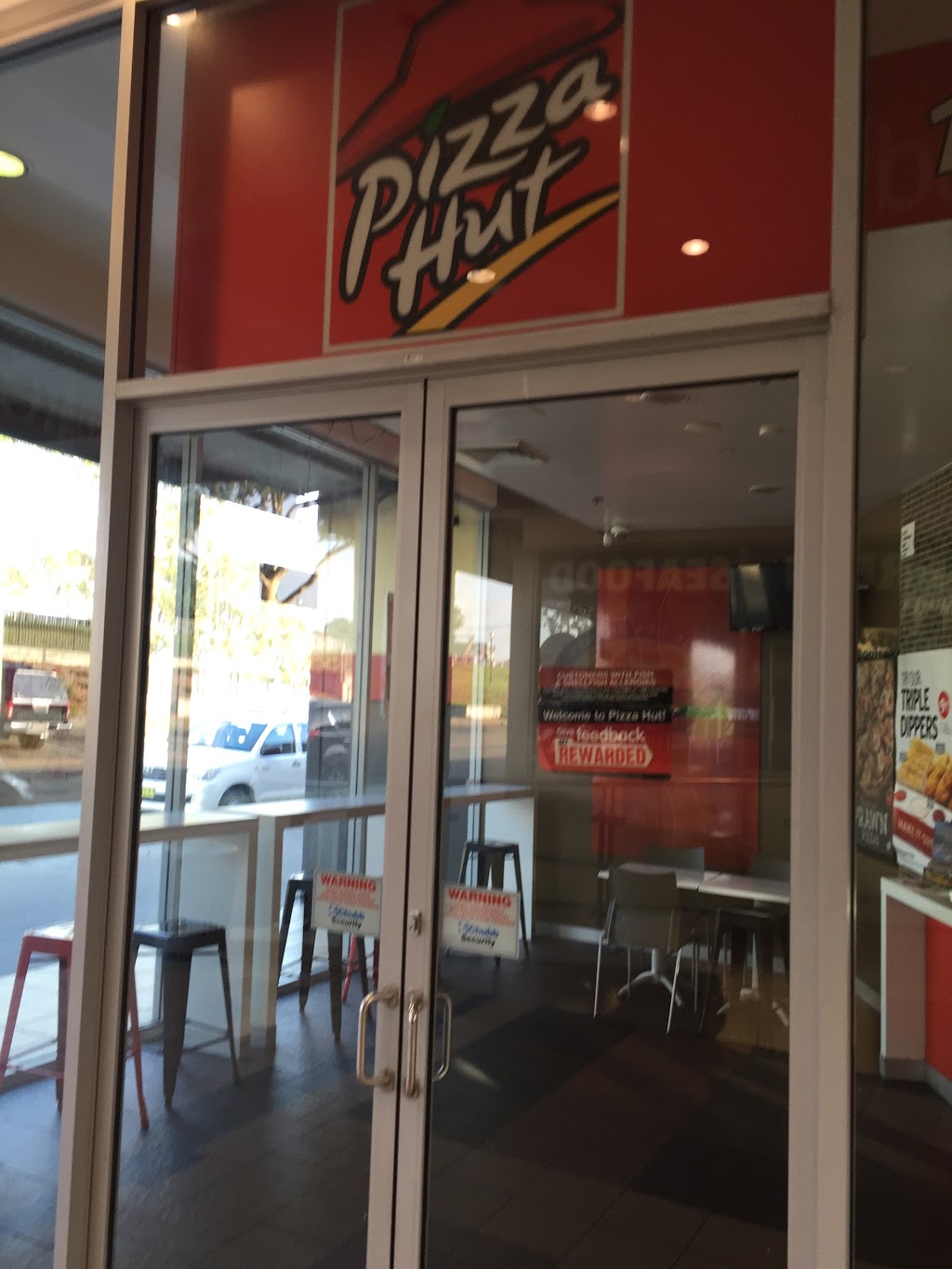 Pizza Hut Shellharbour | meal delivery | 15 College Ave, Shellharbour City Centre NSW 2529, Australia | 131166 OR +61 131166