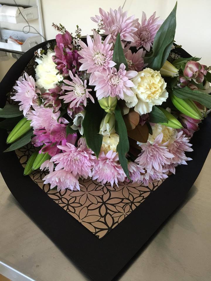 Fabulous Flowers | 8A Flack St, Ballan VIC 3342, Australia | Phone: 0448 380 004