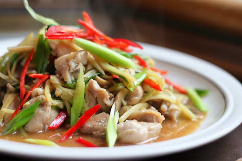 Tuk Tuk Thai Bistro | 4/2 Universal St, Pacific Pines QLD 4211, Australia | Phone: (07) 5580 0165